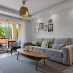 Appartement Charming 3br 3 Min. Away From The