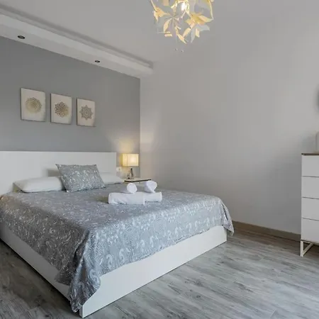 Charming 3br 3 Min. Away From The Appartement