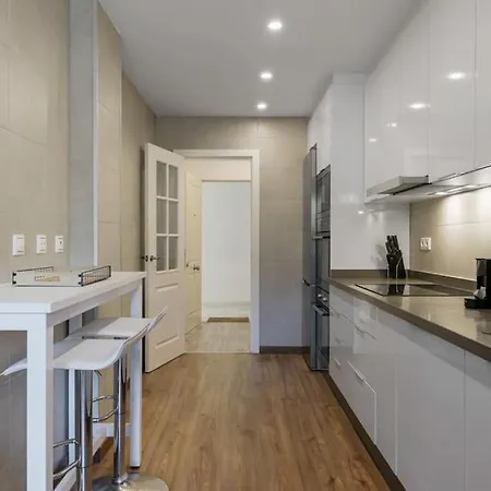 Charming 3br 3 Min. Away From The Appartement *