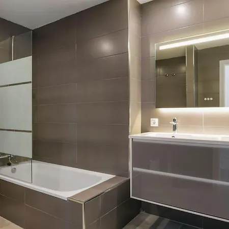 Charming 3br 3 Min. Away From The Appartement